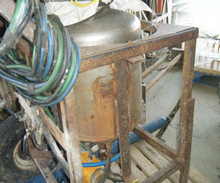 Ammonium nitrate and fuel oil